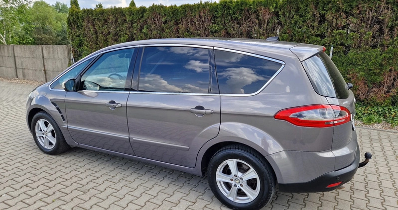 Ford S-Max cena 39900 przebieg: 235000, rok produkcji 2013 z Gniezno małe 211